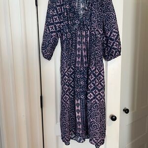 XiRENA 3/4 Sleeve Dress in Pink and Blue